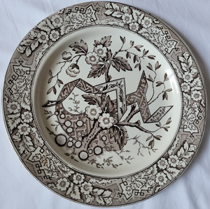 Wedgewood Beatrice dinner plate, circa 1879