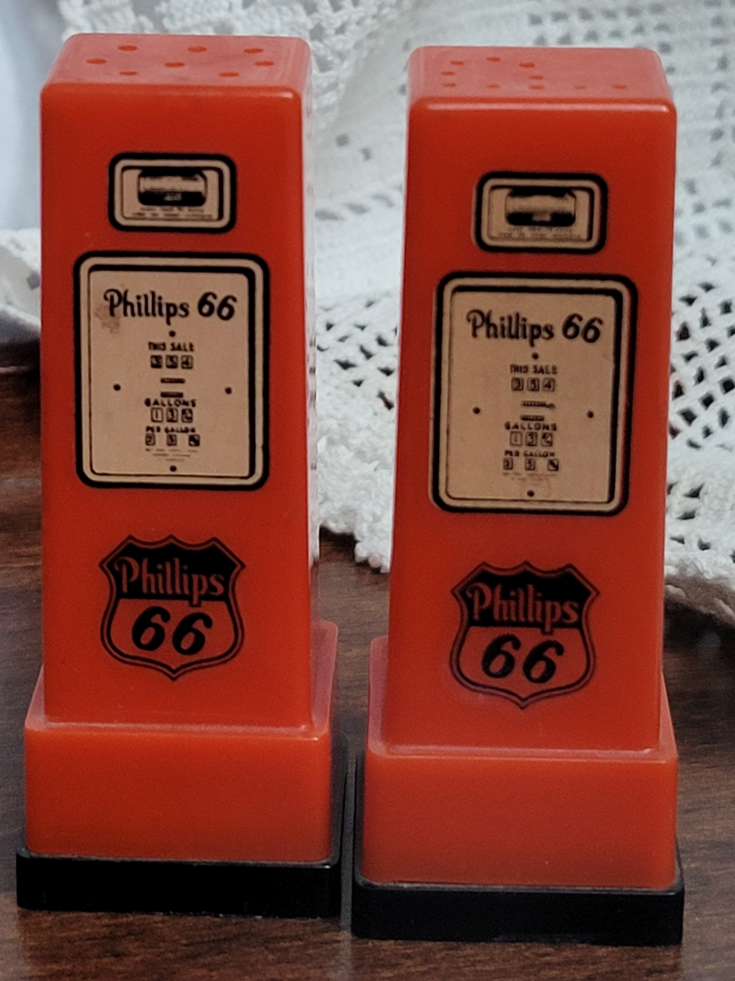 Vintage AVSCO Plastic Phillips 66 Gas Pump Salt & Pepper Shakers