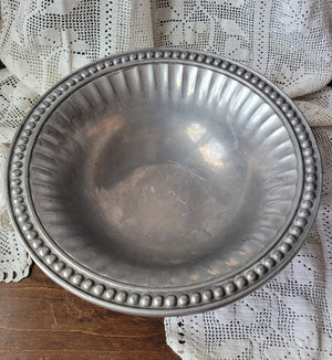 Vintage Wilton Co. bowl 9"