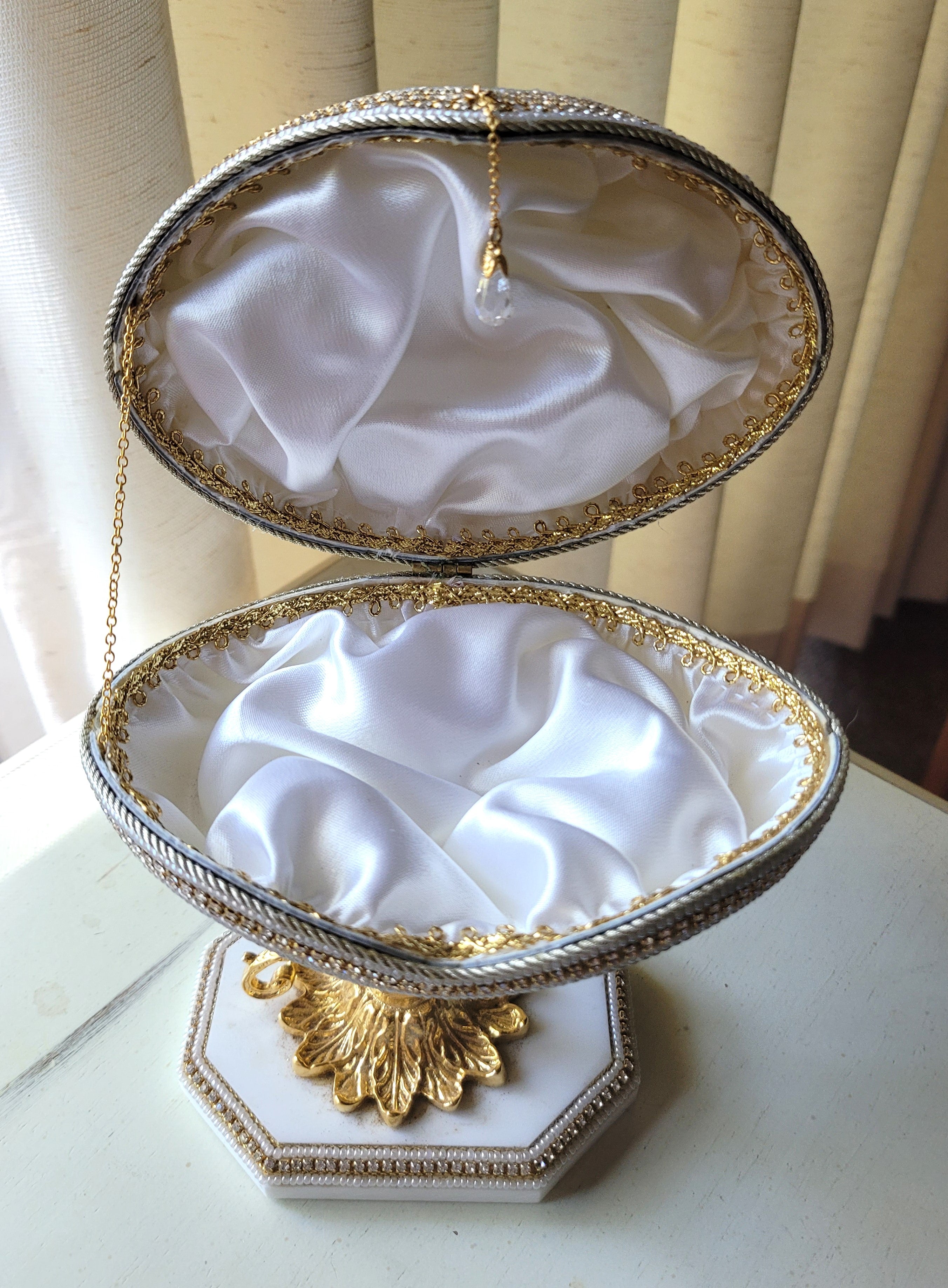 Hand-made Porcelain Egg Jewelry Box