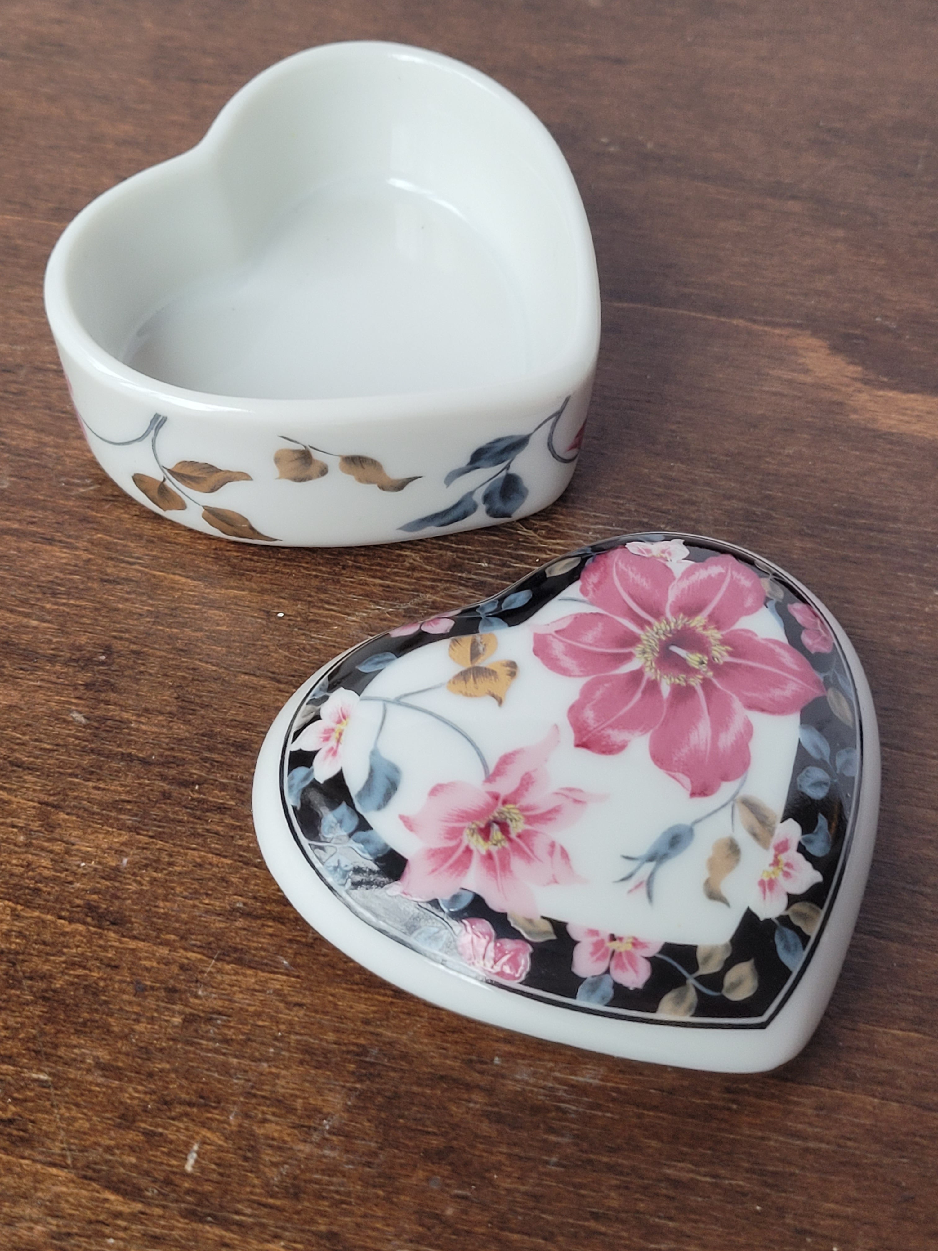 Otagiri Japan Porcelain Heart Trinket Box