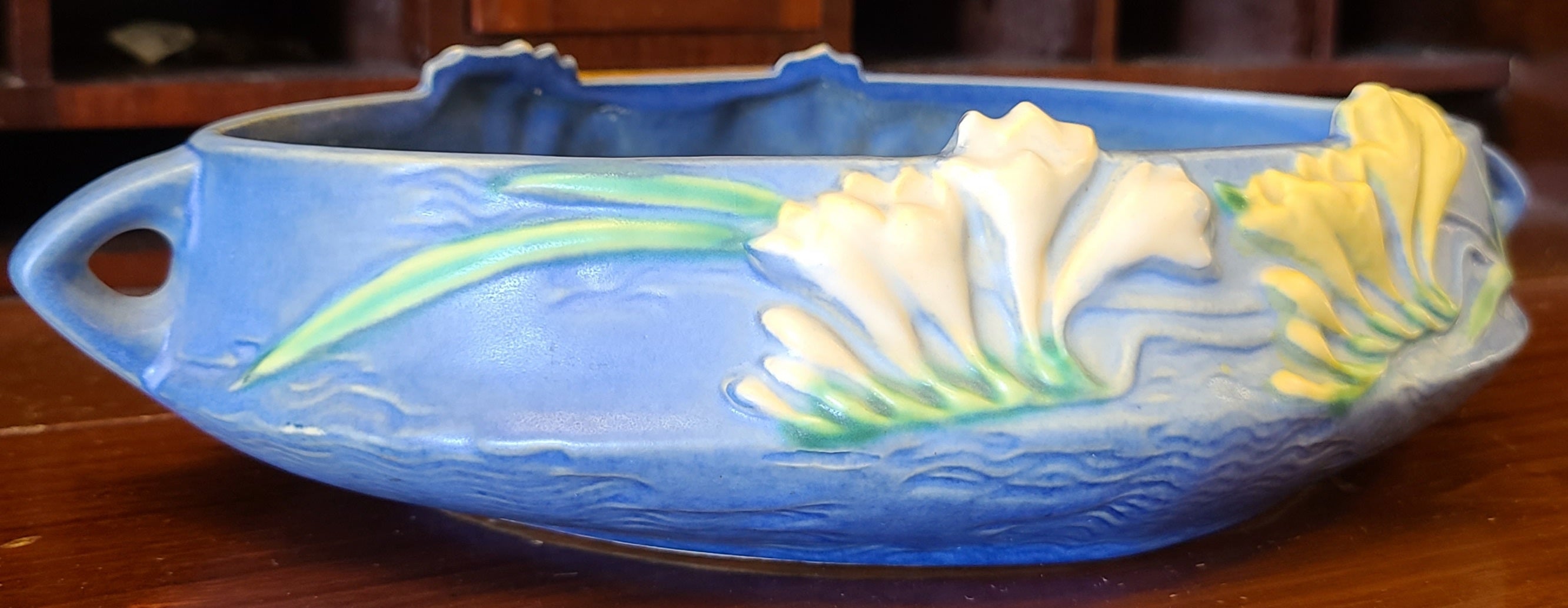 Roseville 1156-10" Blue Freesia Console Bowl