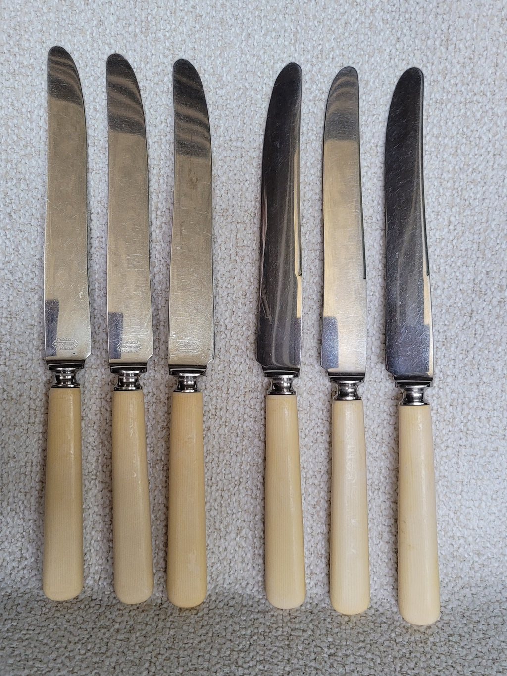 Vintage Universal Resistain Stainless steel dinner knives, set of 6