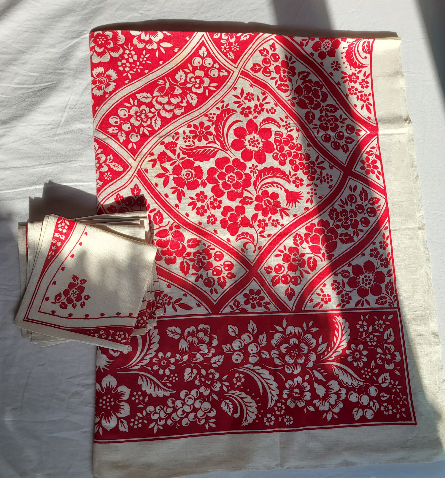 Vintage Red Floral Print Linen Table Cloth and Napkins
