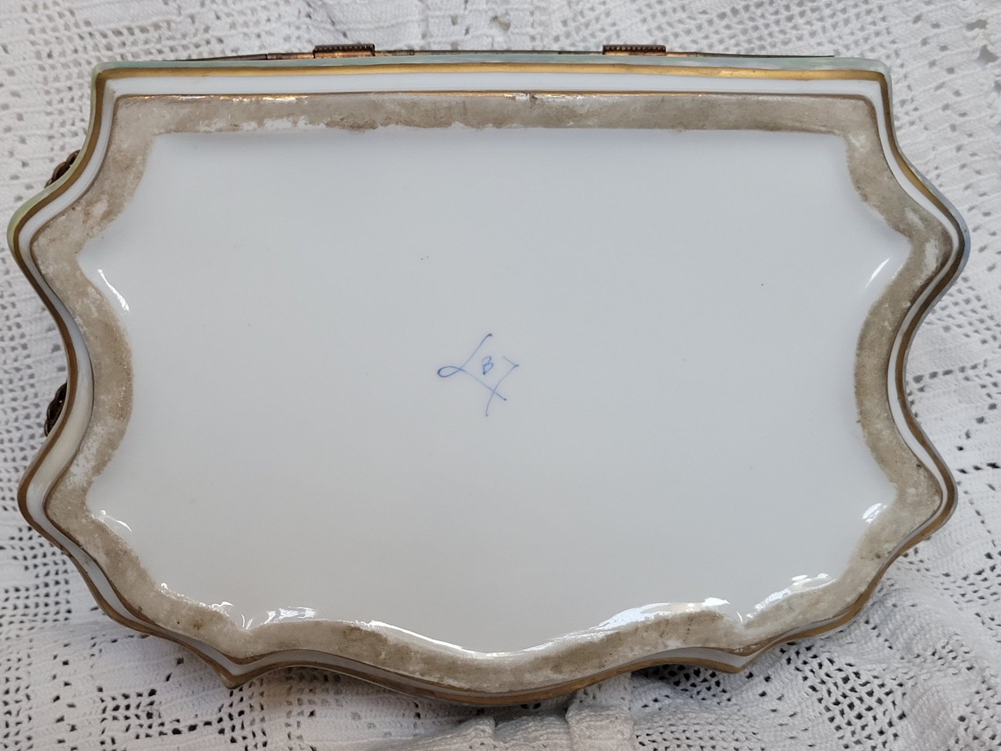 Vintage Hand-Painted Porcelain Jewelry Trinket Box