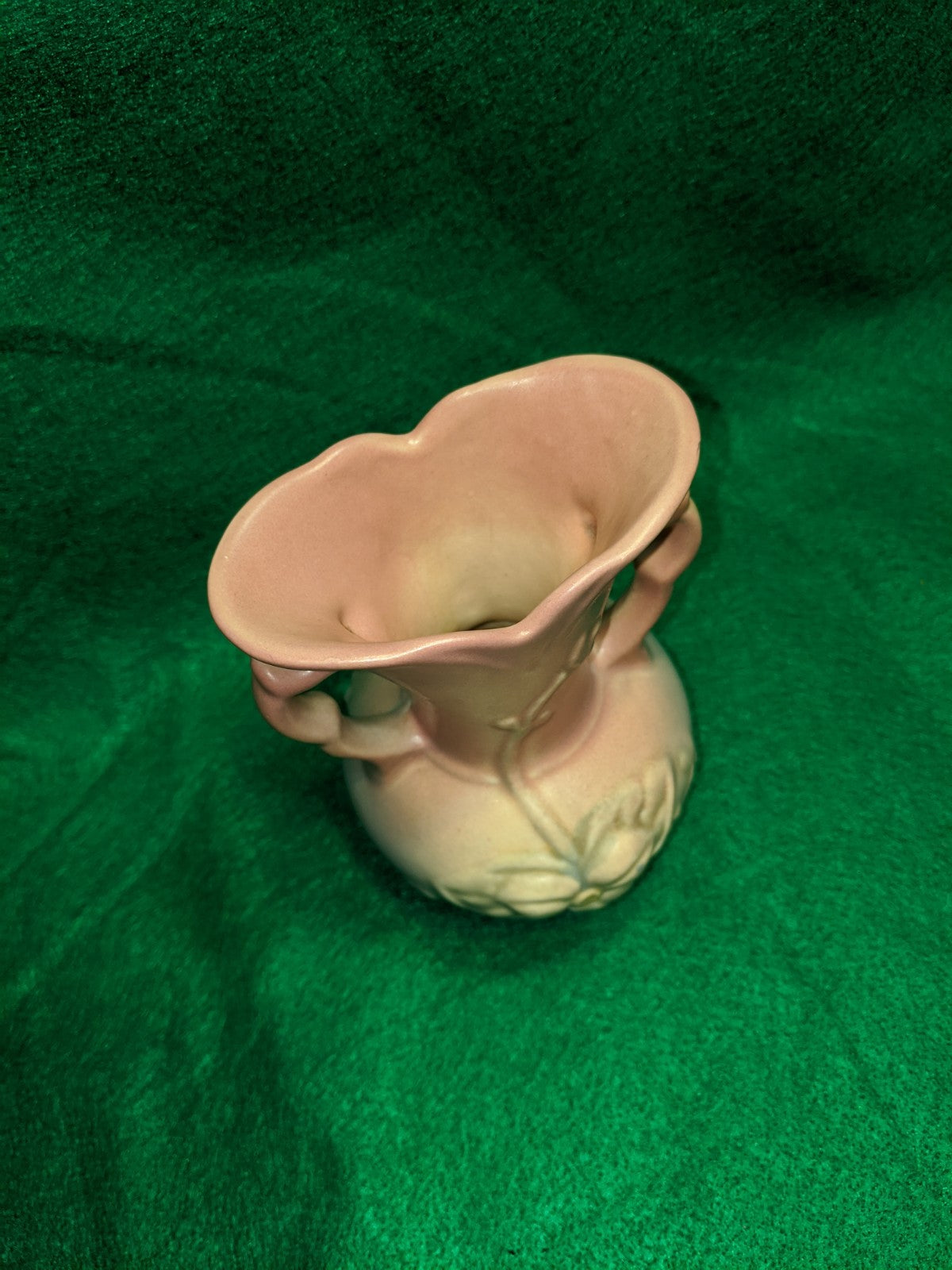 Hull Pottery vintage magnolia flower vase, cir 1940